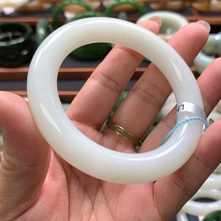 【闪购商品】未镶嵌手镯和田玉13