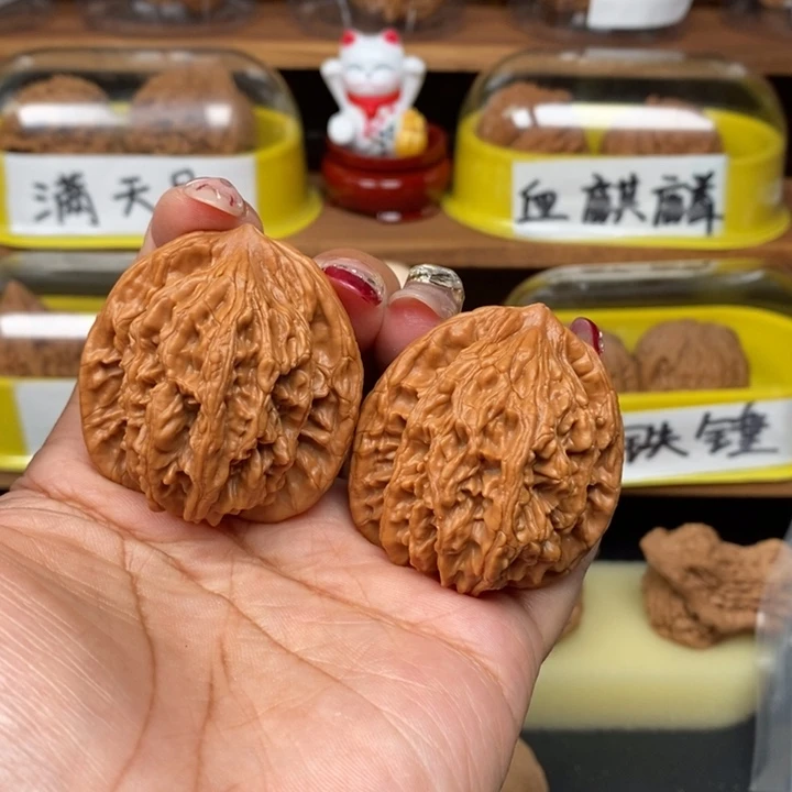 文玩核桃吊坠1*41全品虎头
