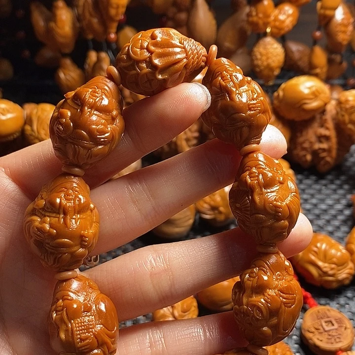 吊坠橄榄核八大财神