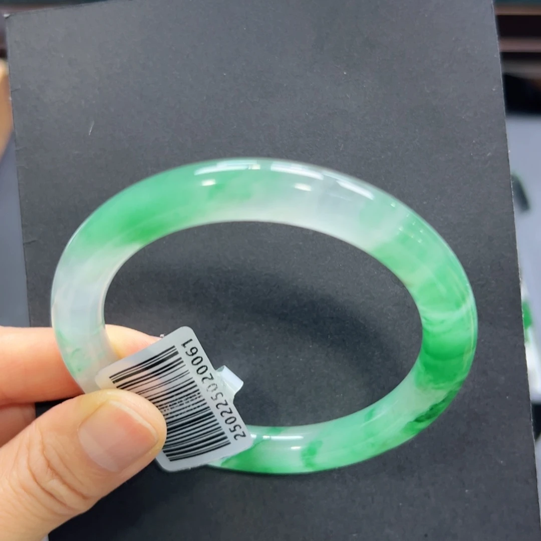 小****石英质玉手镯未镶嵌