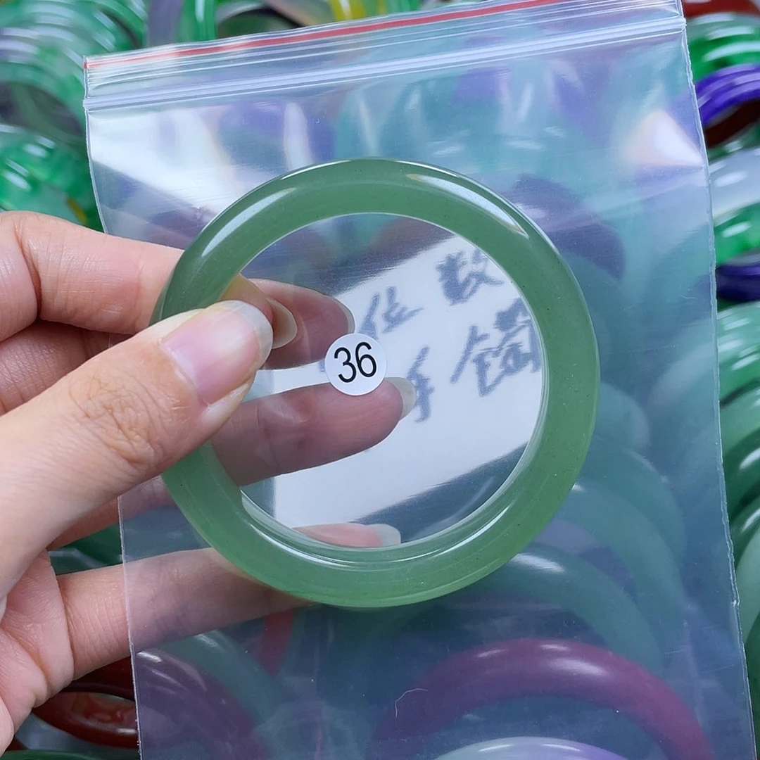 【闪购商品】石英质玉手镯未镶嵌55