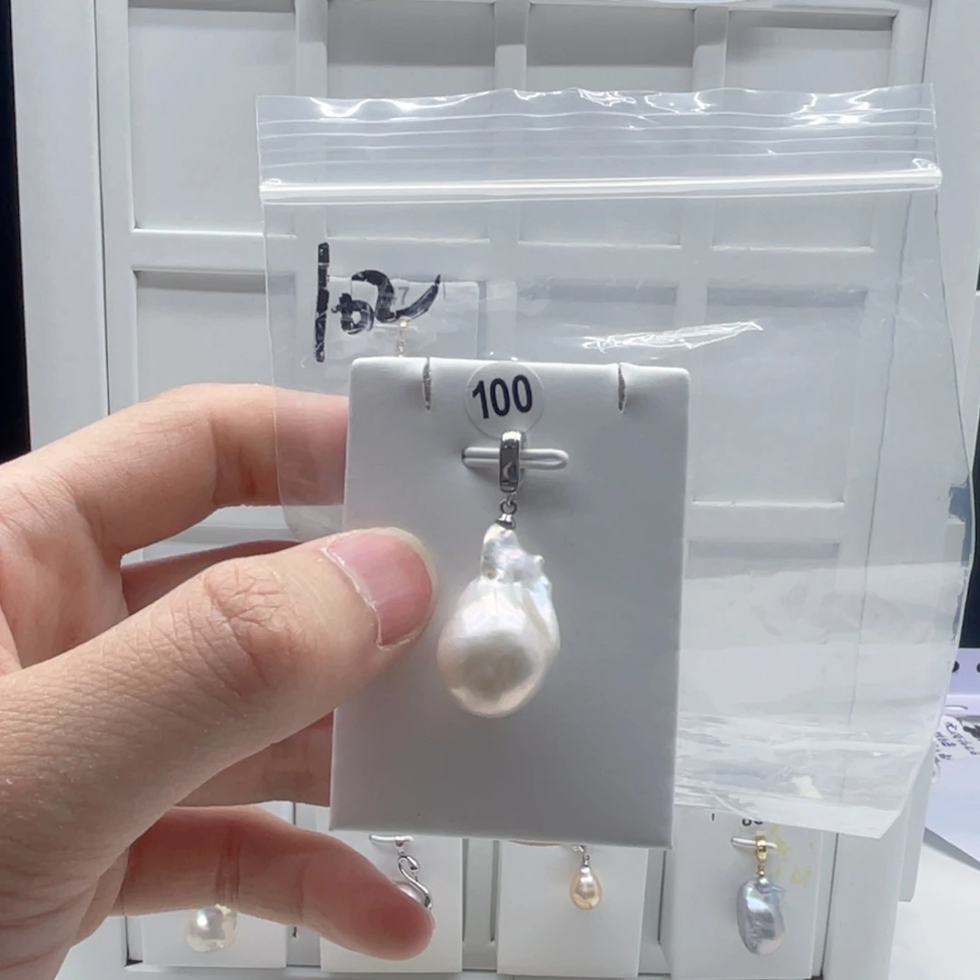淡水珍珠颈饰合金