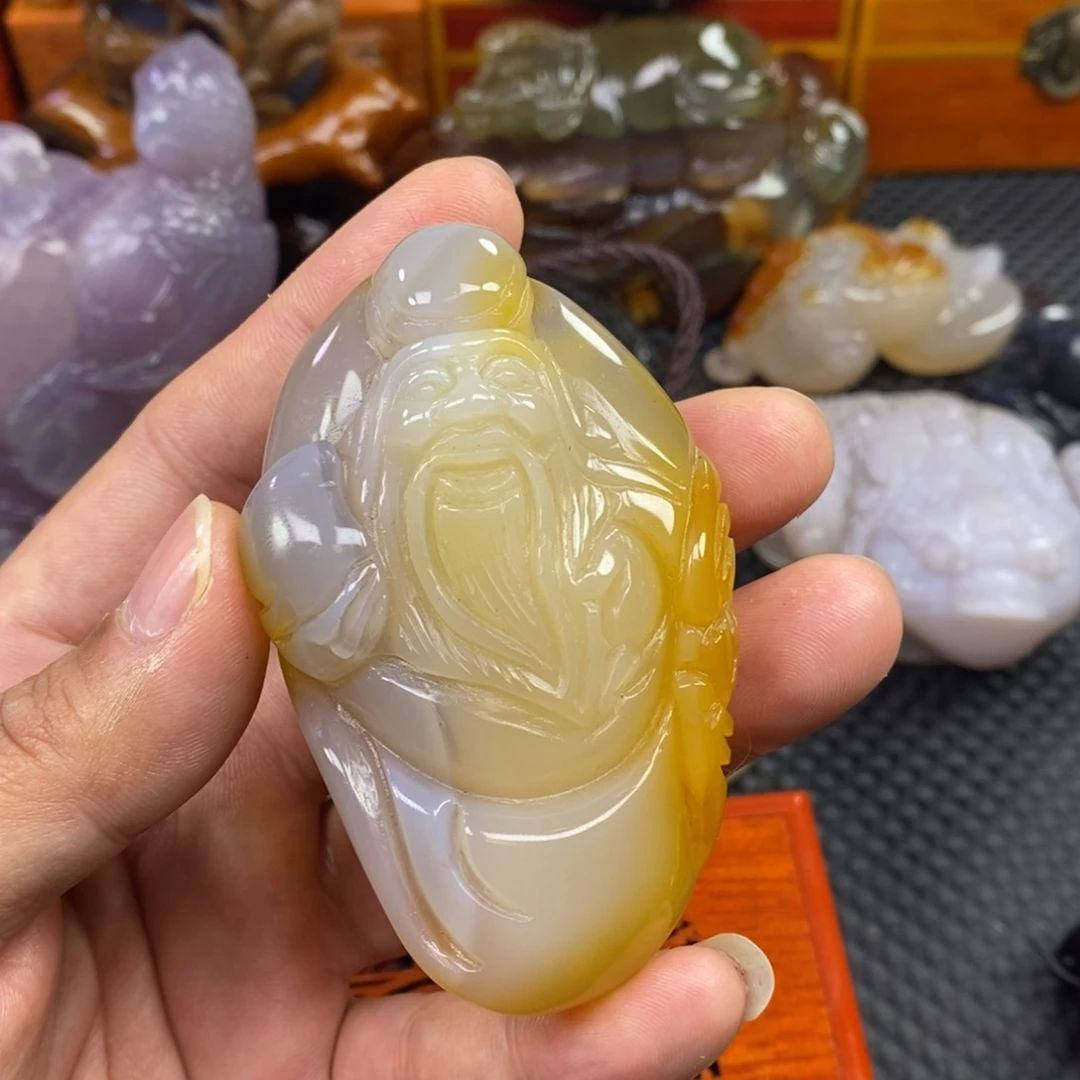 玛瑙/玉髓手把件未镶嵌永****。