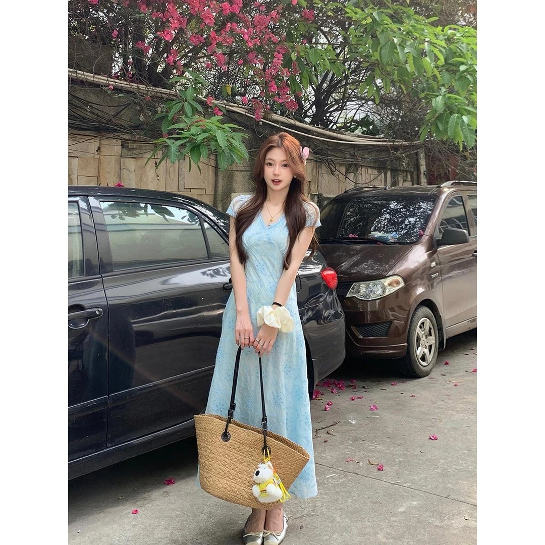 2025大码女装夏季中长款V领蕾丝天丝刺绣收腰连衣裙女胖MM显瘦