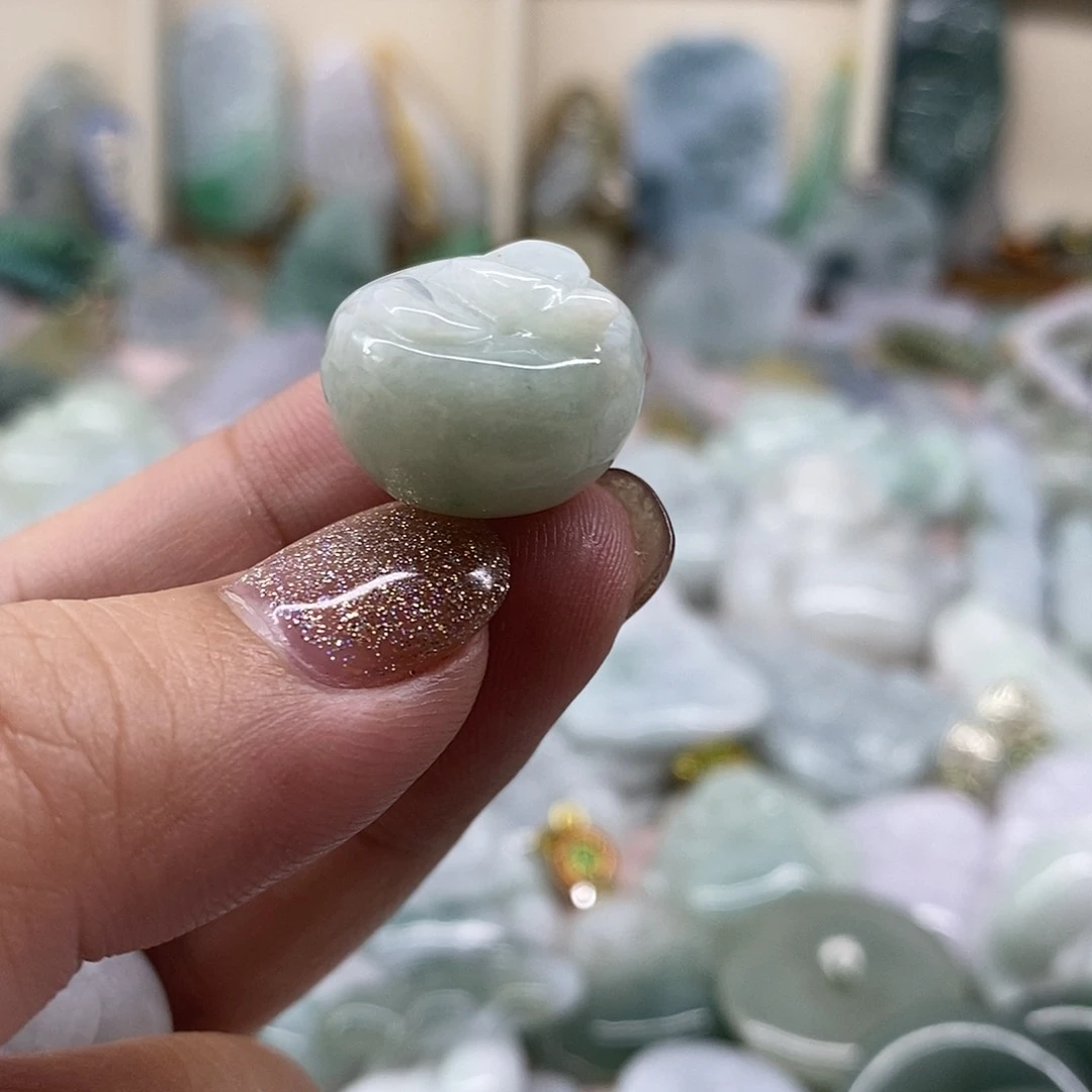 颈饰未镶嵌翡翠天然