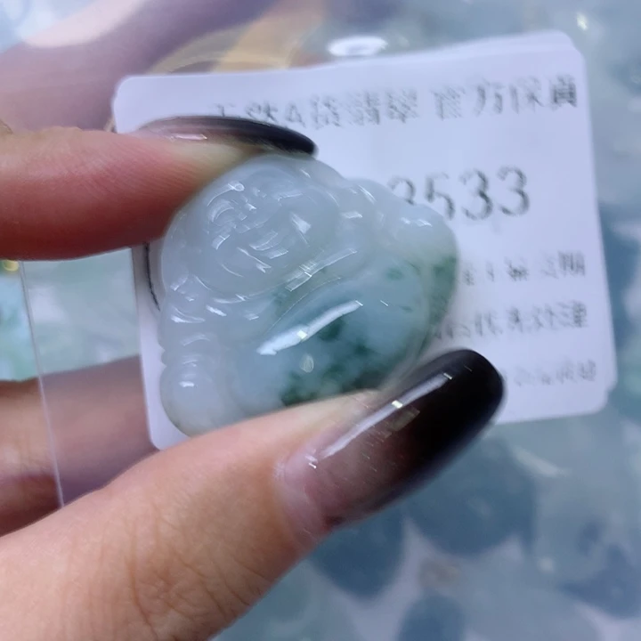 翡翠足银镀金镶嵌颈饰翡翠