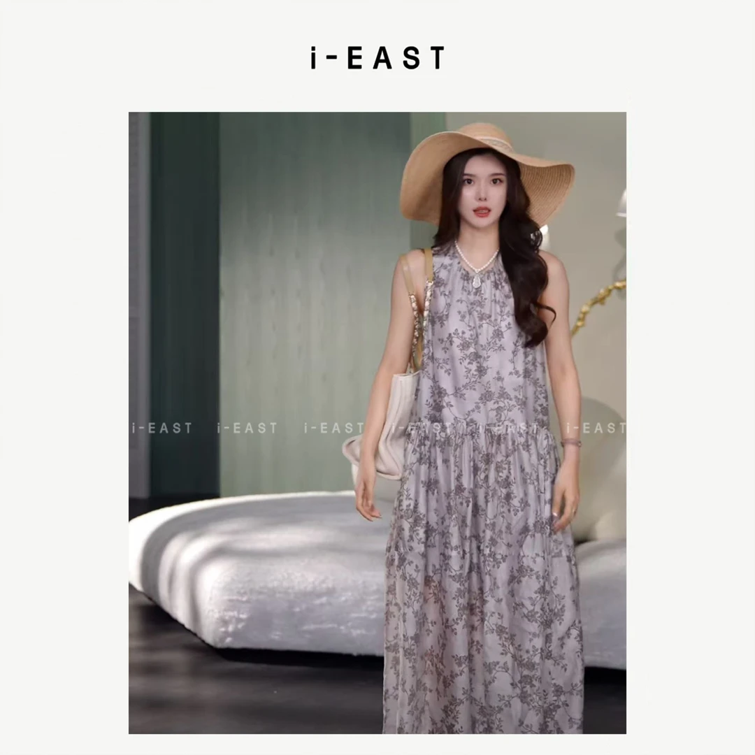 i-EAST 温柔革命~度假风满身碎花无袖连衣裙-5X Q13895