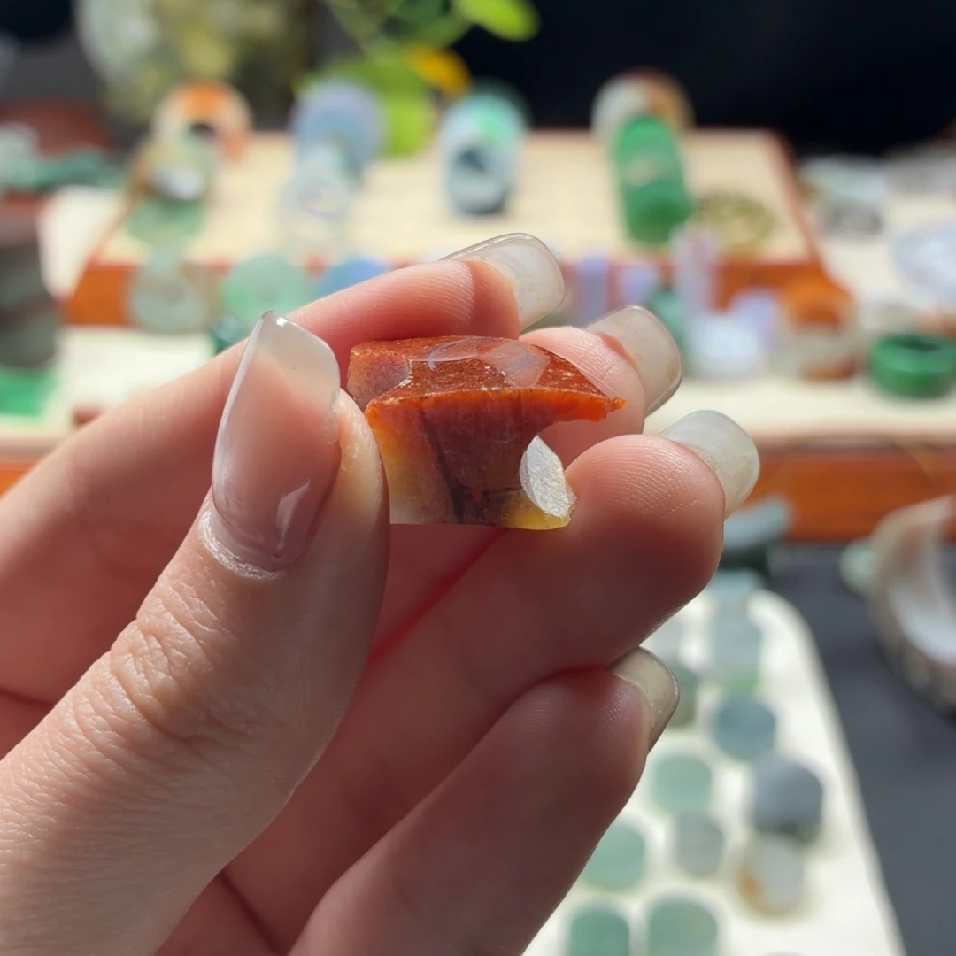 未镶嵌定制翡翠鹅****a翡翠猪大肠红一颗