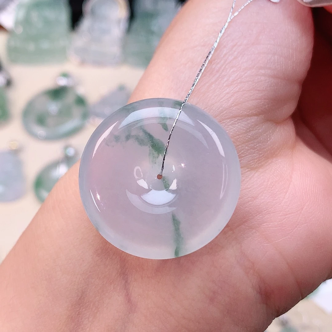 翡翠未镶嵌颈饰扣