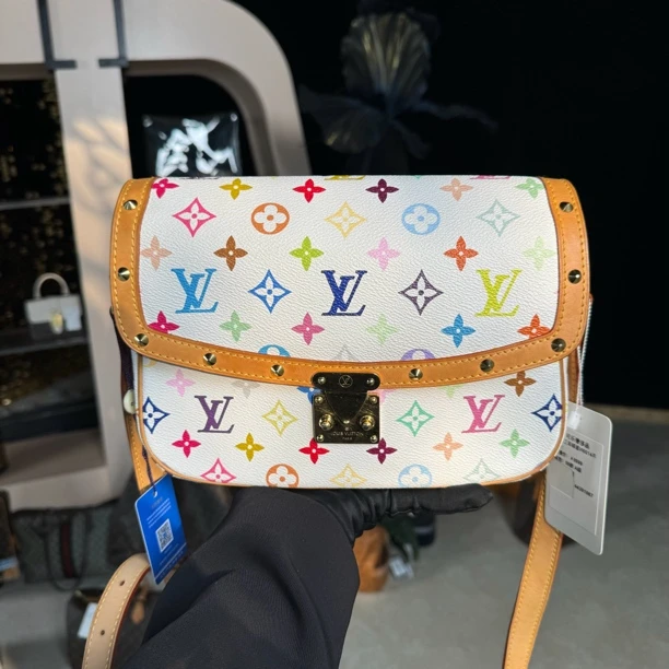 99新 LouisVuitton/路易威登 99新/lv白三彩邮差/98新