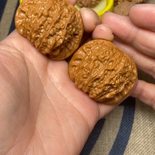 吊坠文玩核桃血麒麟