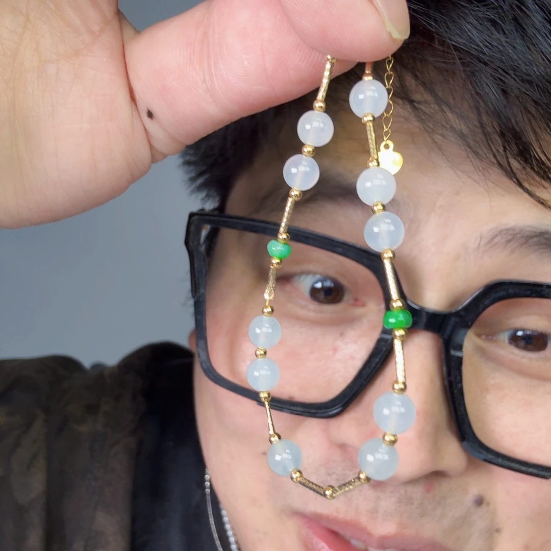 翡翠18K金镶嵌颈饰一件