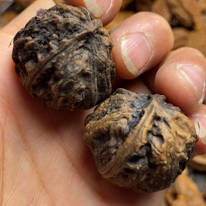 橄榄核把件拿姐工艺182