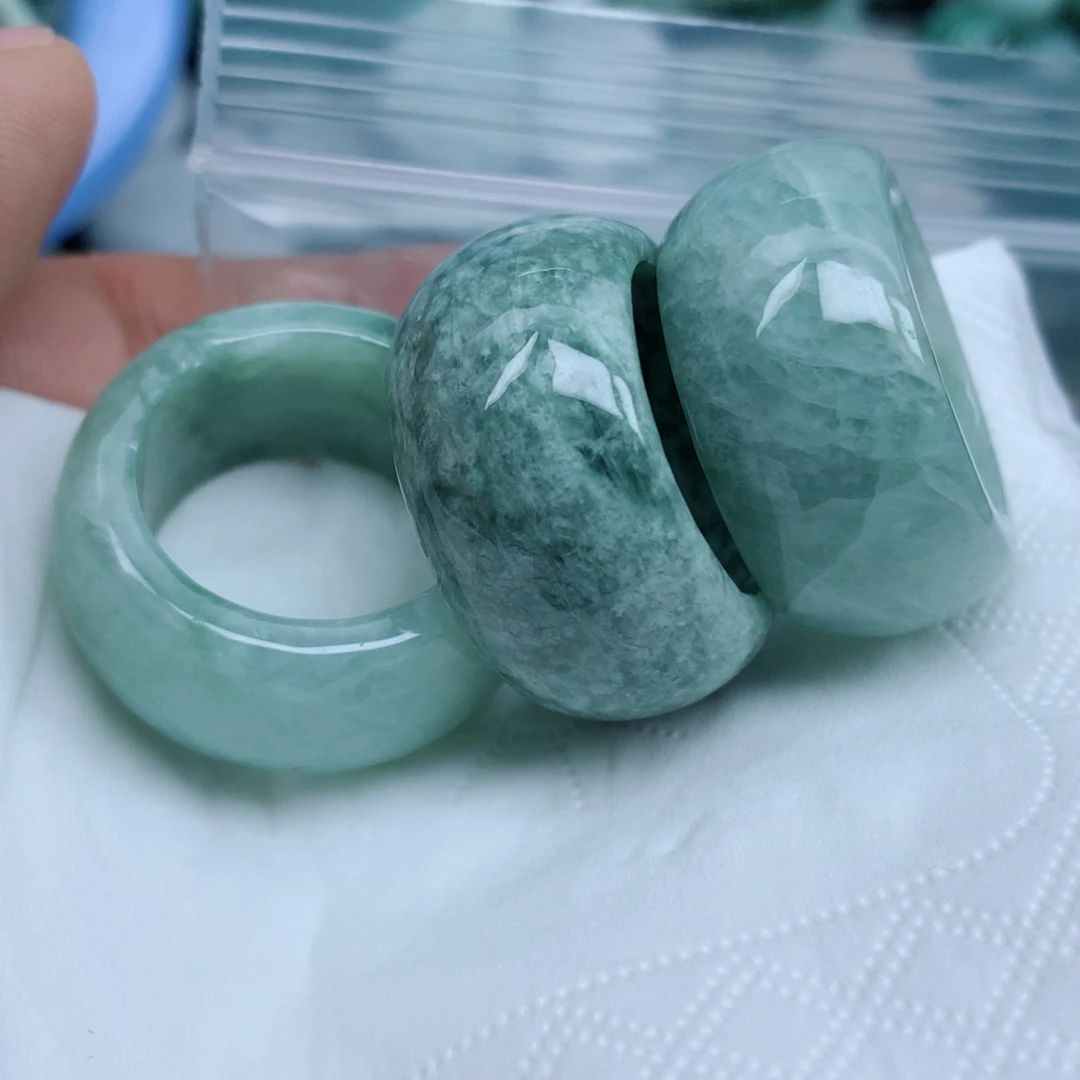 翡翠未镶嵌吊坠(不含链)手串