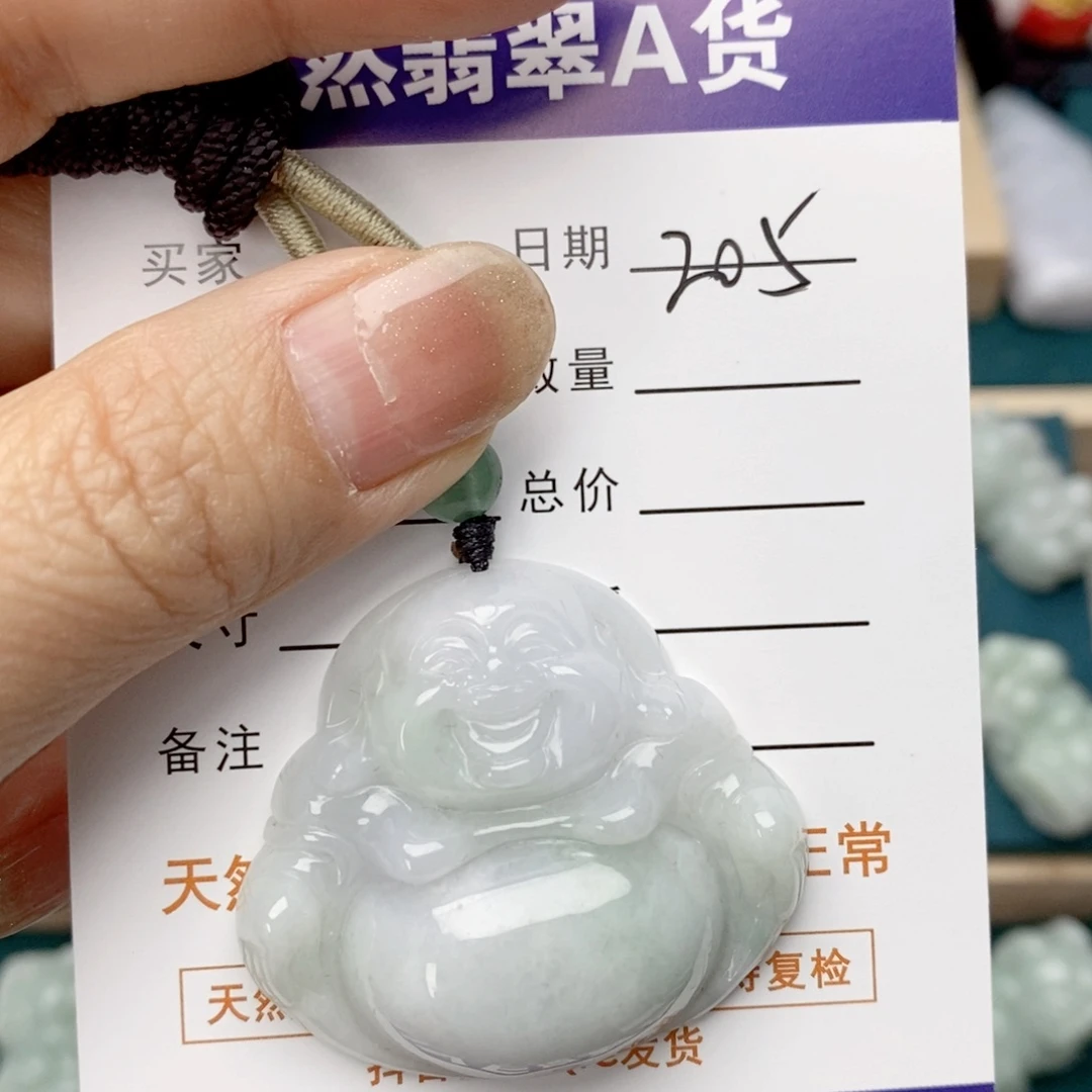 翡翠未镶嵌颈饰佛公
