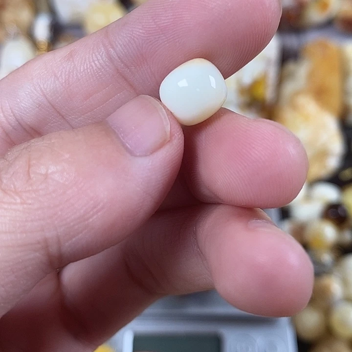 琥珀未镶嵌裸石我
