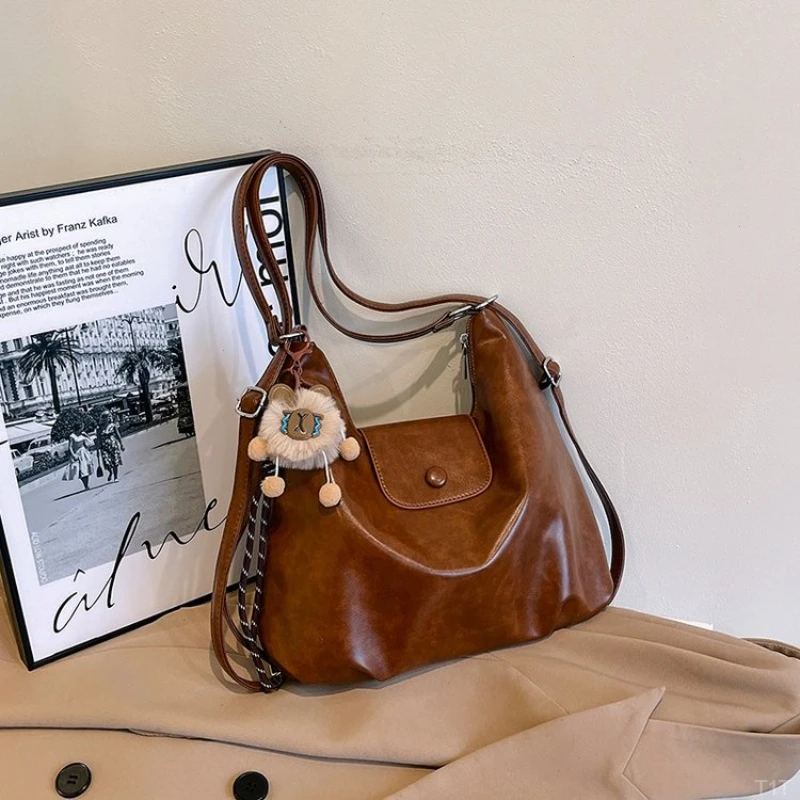 2025春秋新款大容量包包多功能女单肩包复古斜挎包通勤双肩云朵包