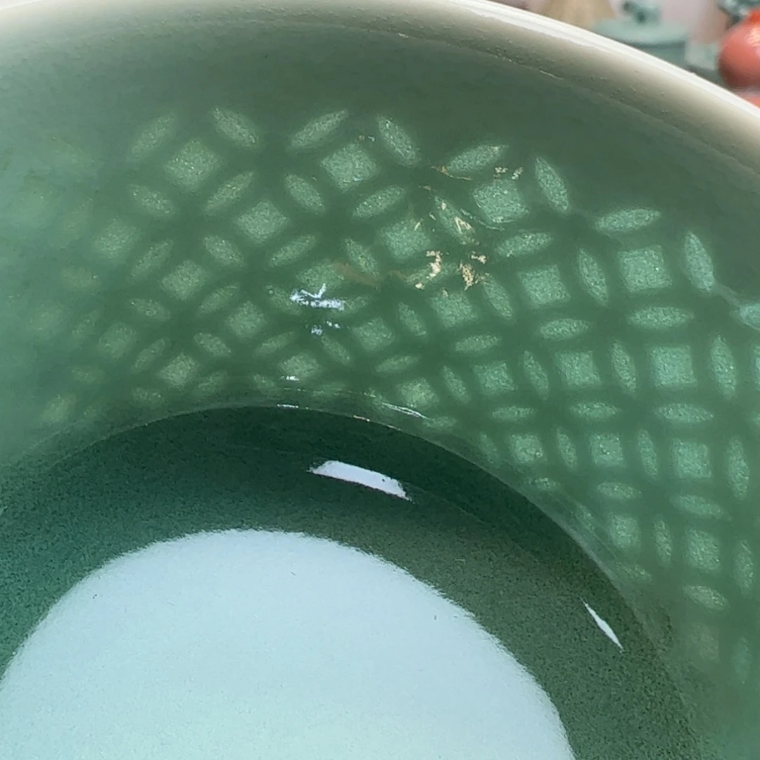 聆***作陶摆件龙泉青瓷镂空容天杯