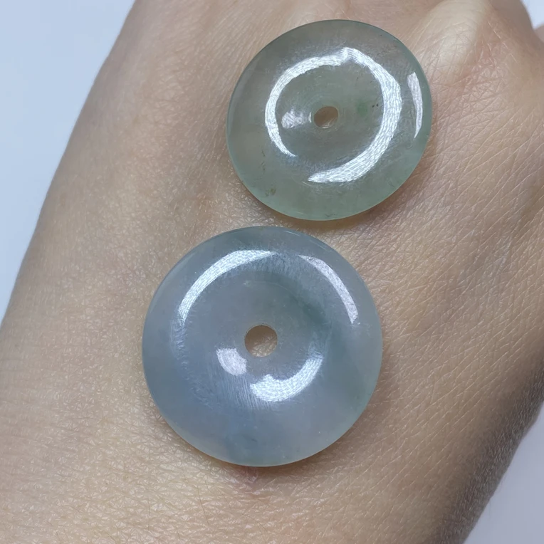 天然缅料翡翠A货冰透平安扣一手