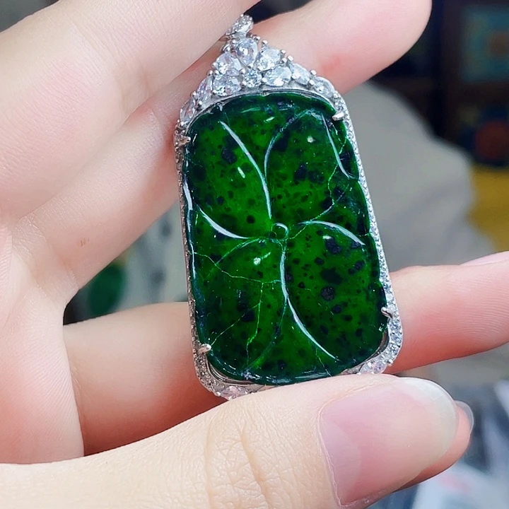 翡翠银S925镶嵌颈饰多样性