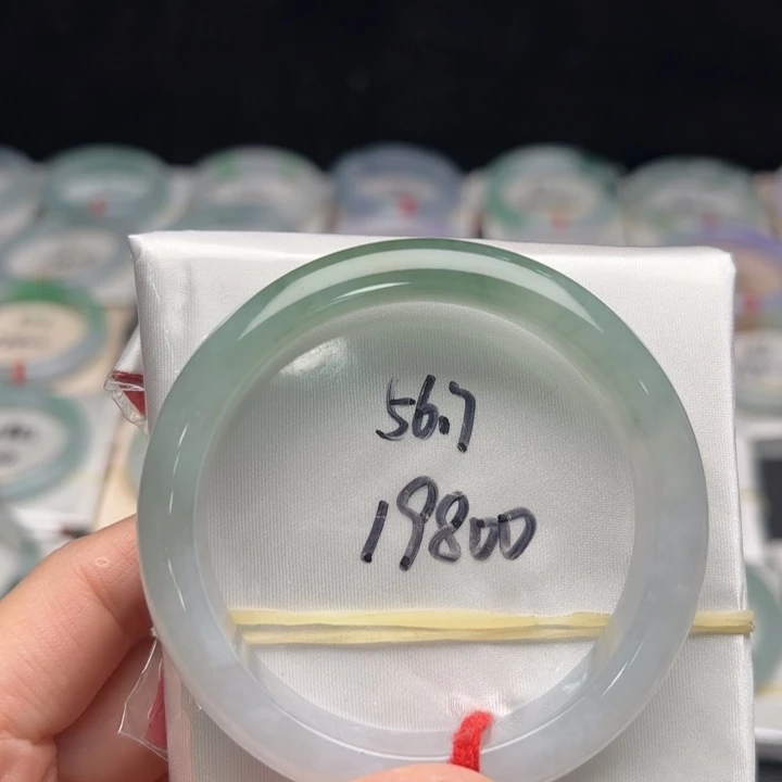 翡翠未镶嵌手镯A货