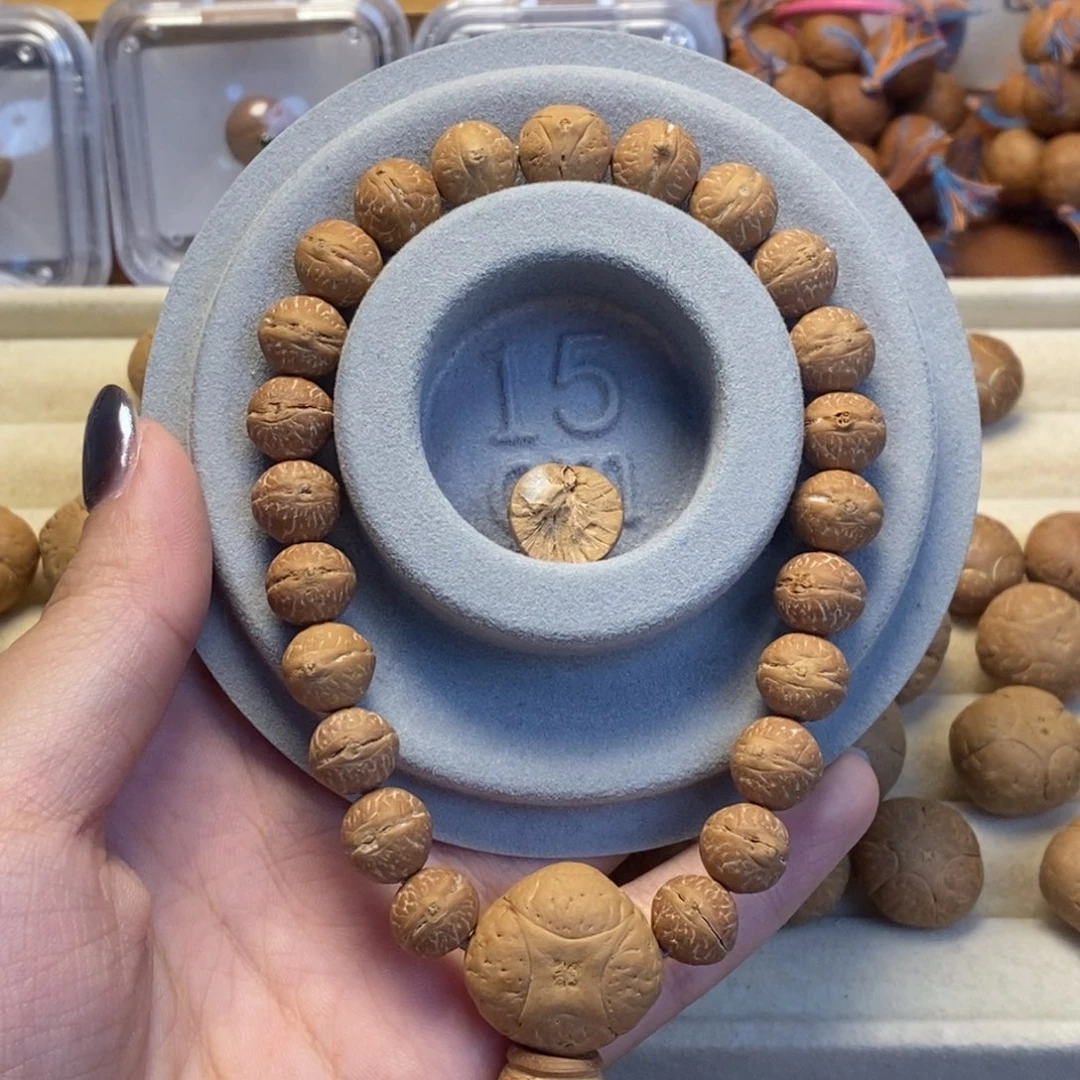 凤眼菩提吊坠尼泊尔同树实心籽尺寸小9 毕业款