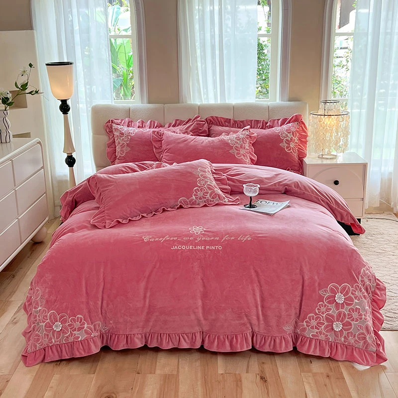 水星家纺适用2025新款A类纯色婴儿绒绣花牛奶绒-卡洛琳