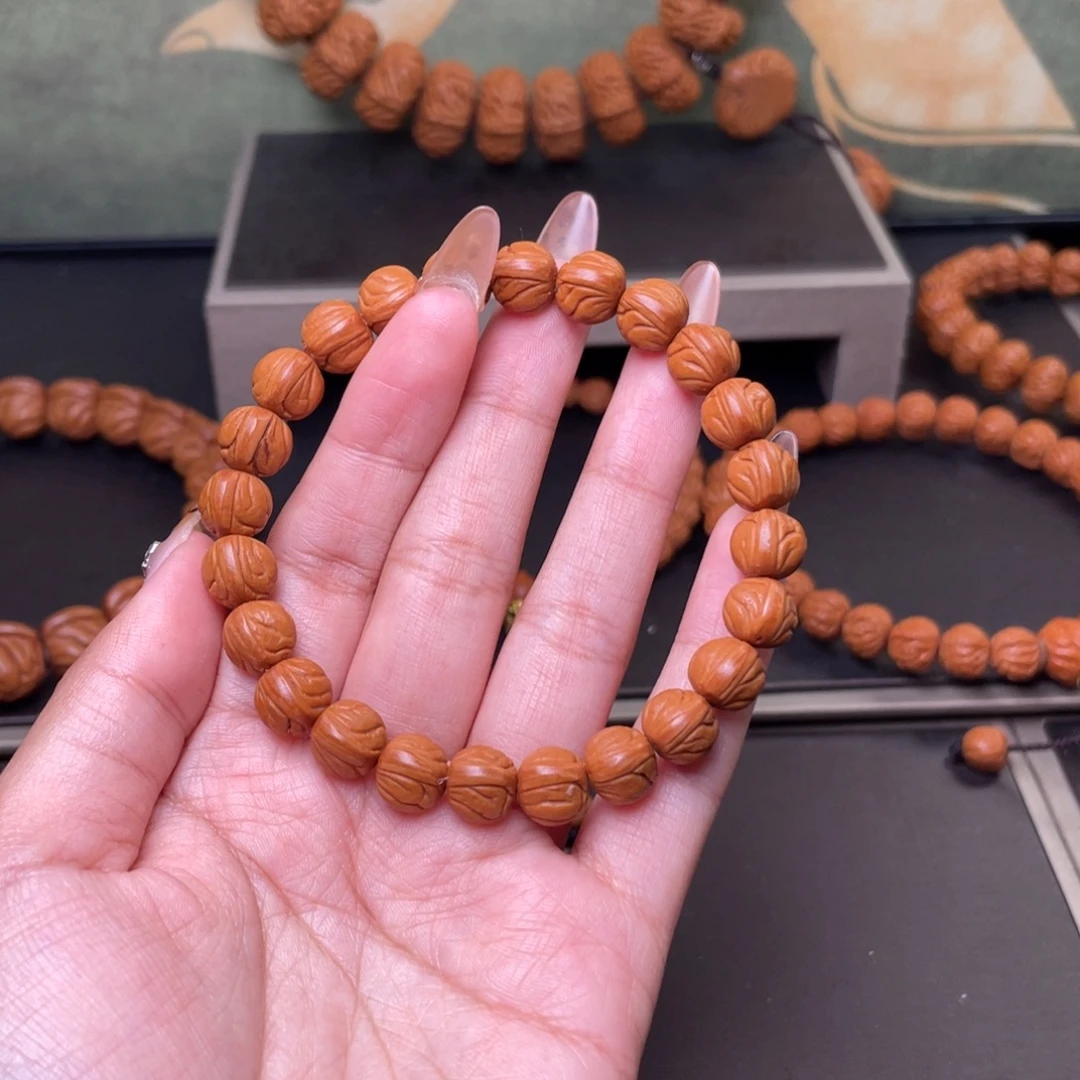 吊坠桃核10玉龙脊手串