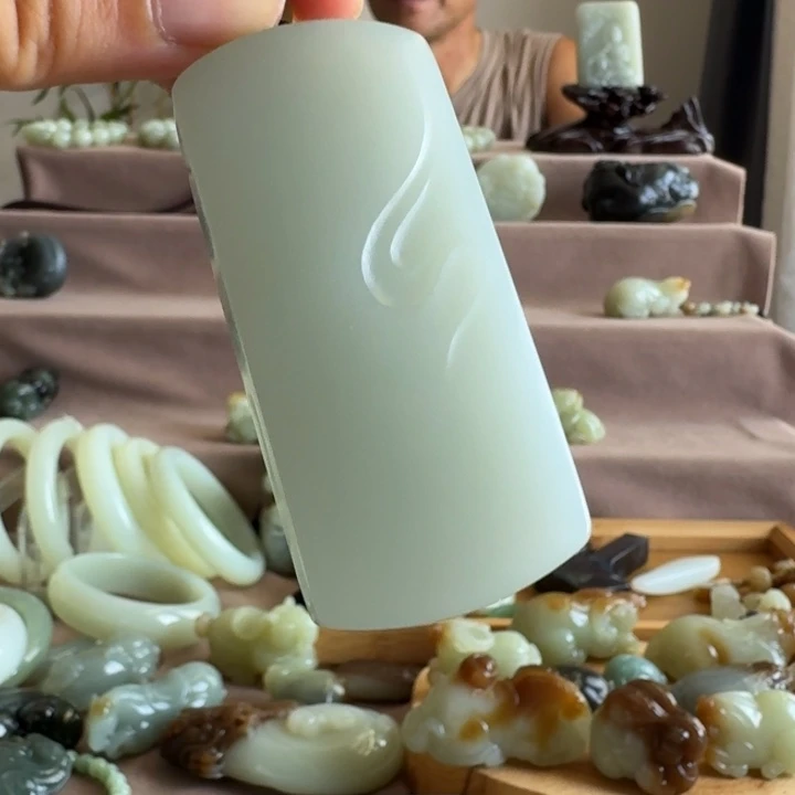 和田玉（糖玉）未镶嵌颈饰