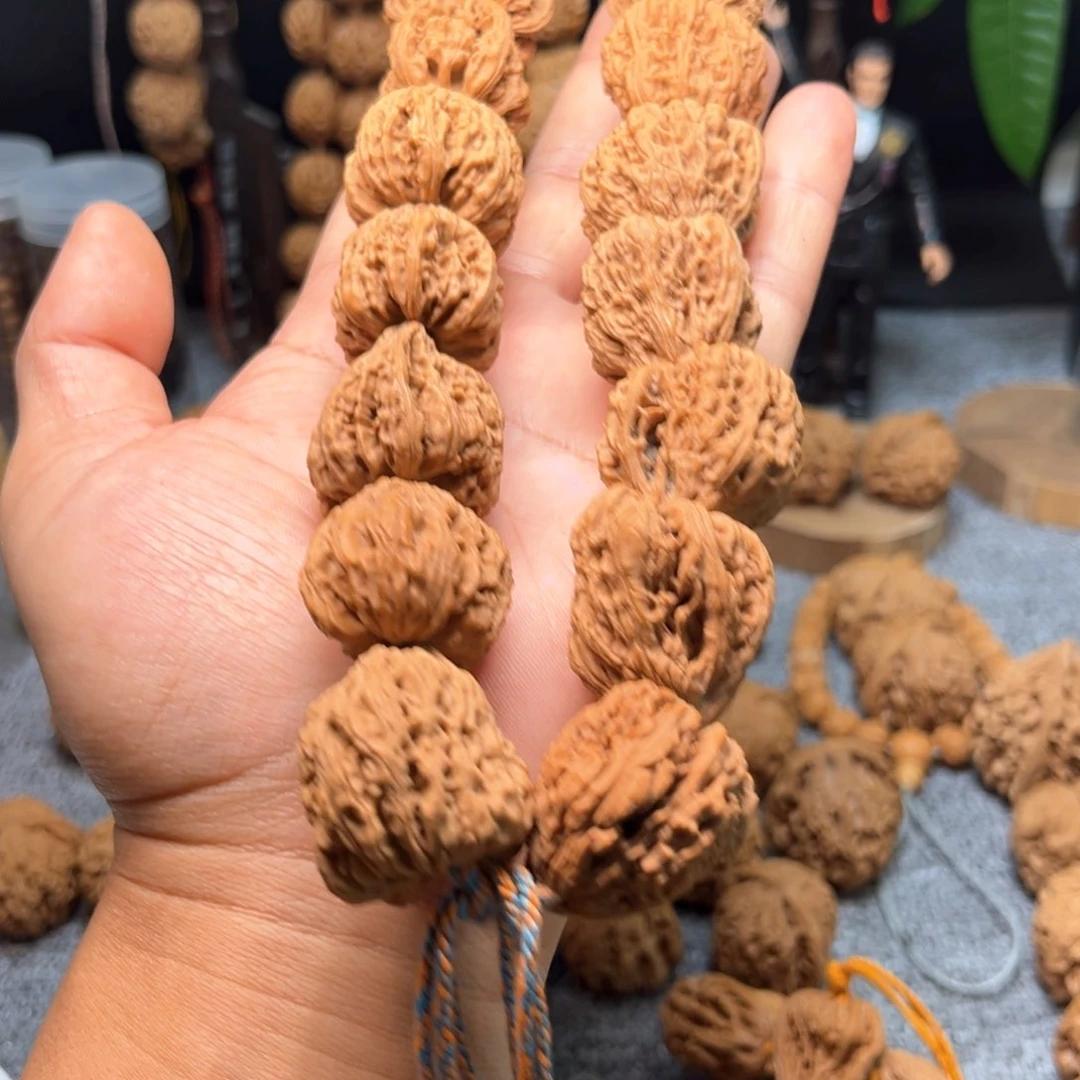 文玩核桃把件刘****看南疆串