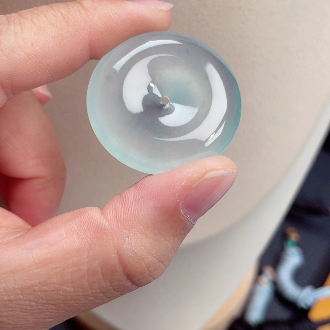 颈饰未镶嵌翡翠平安扣