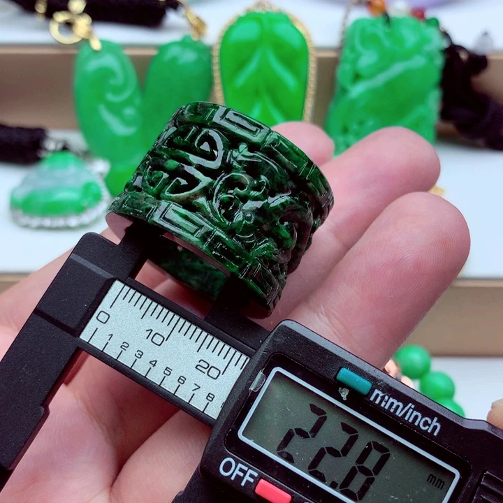 翡翠未镶嵌戒指戒指