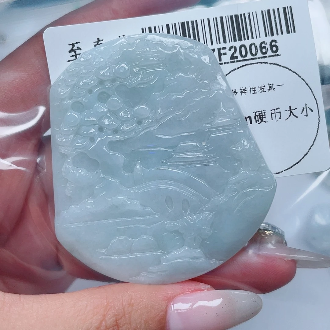 吊坠(不含链)未镶嵌翡翠