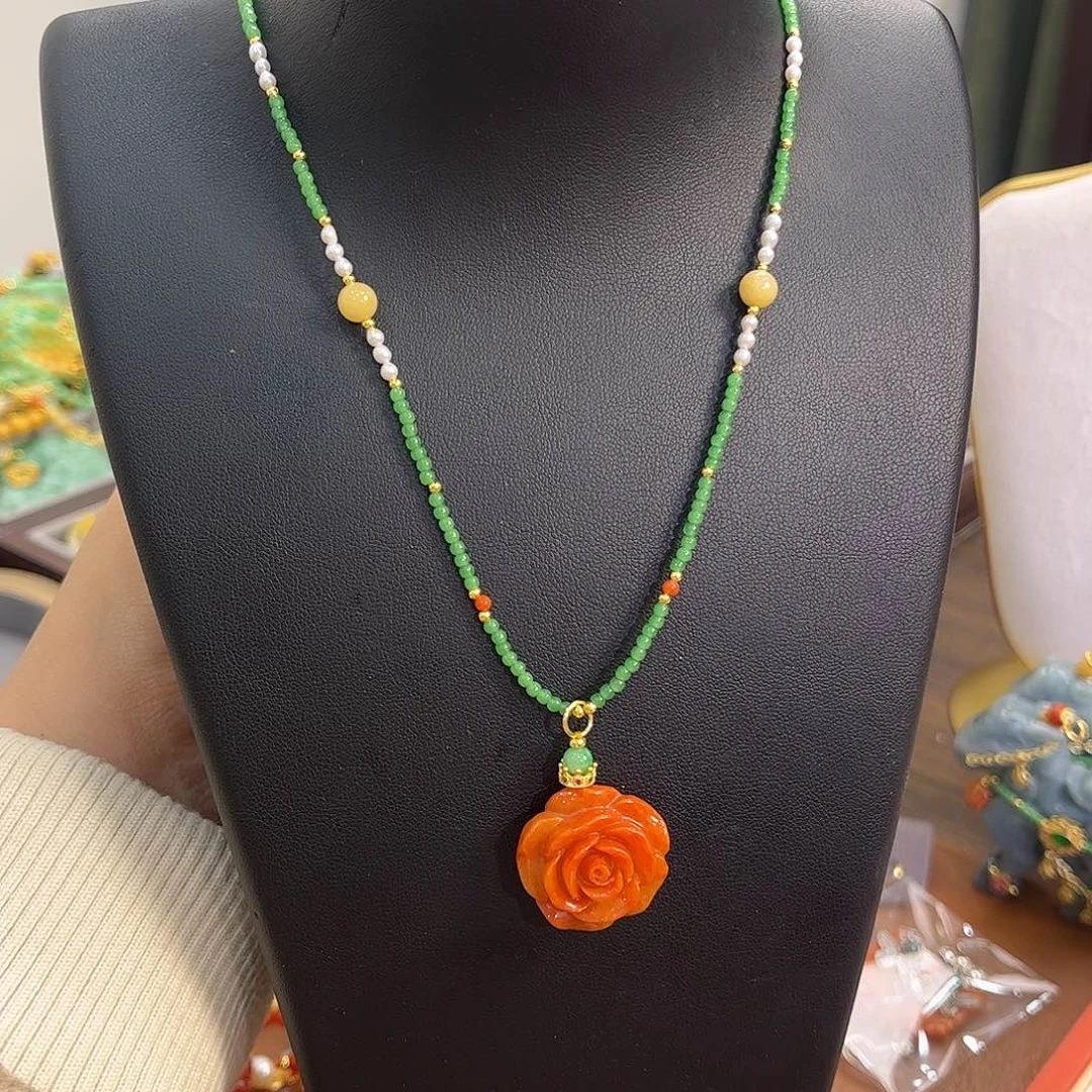 翡翠未镶嵌颈饰炸