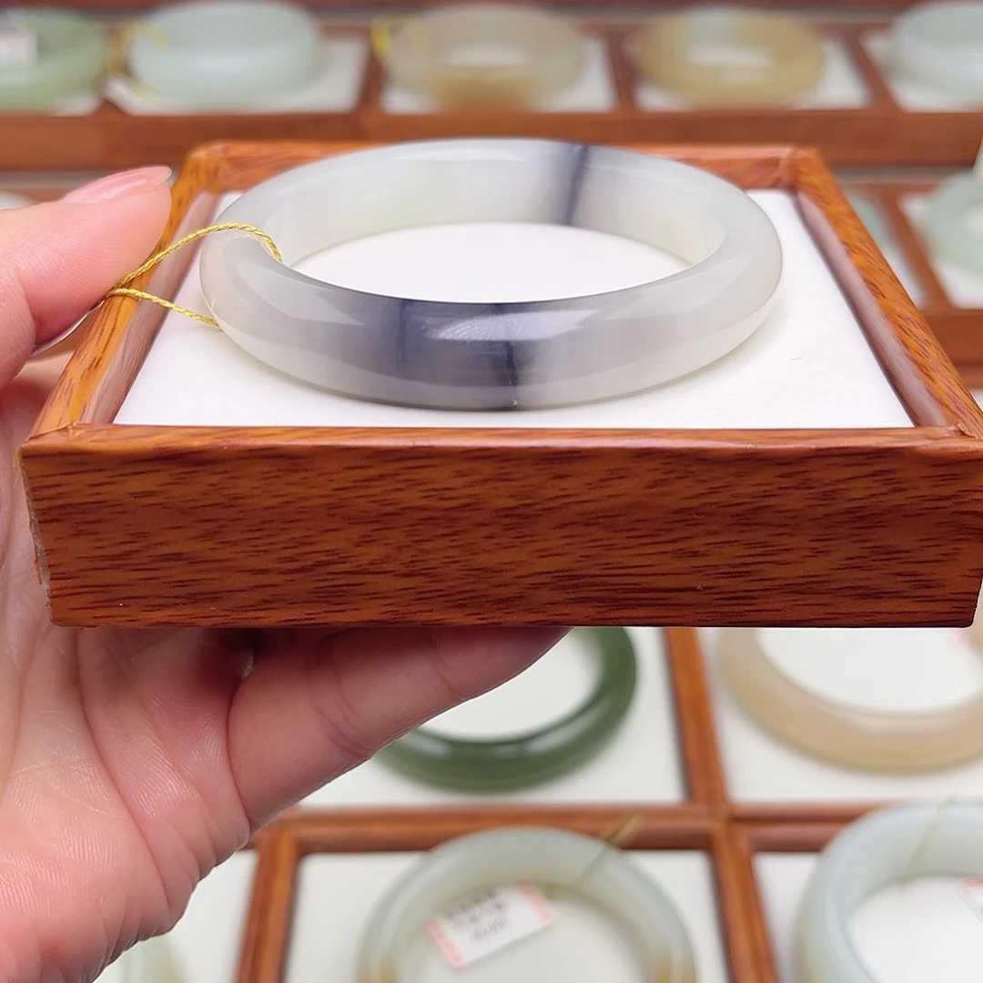 和田玉手镯未镶嵌56.3