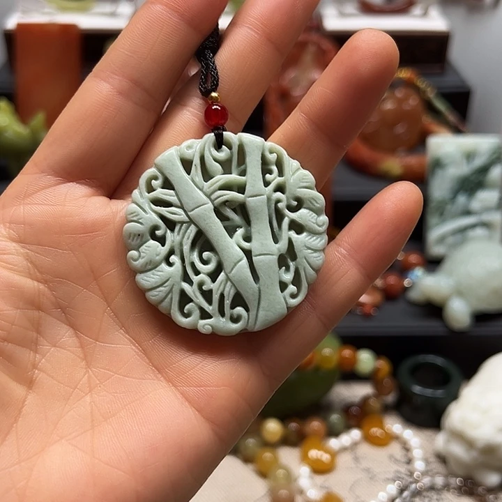 蛇纹石玉未镶嵌吊坠