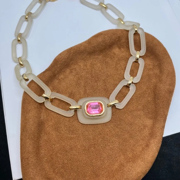 95新 Givenchy/纪梵希 粉色方糖亚克力链条项链/jfx00669
