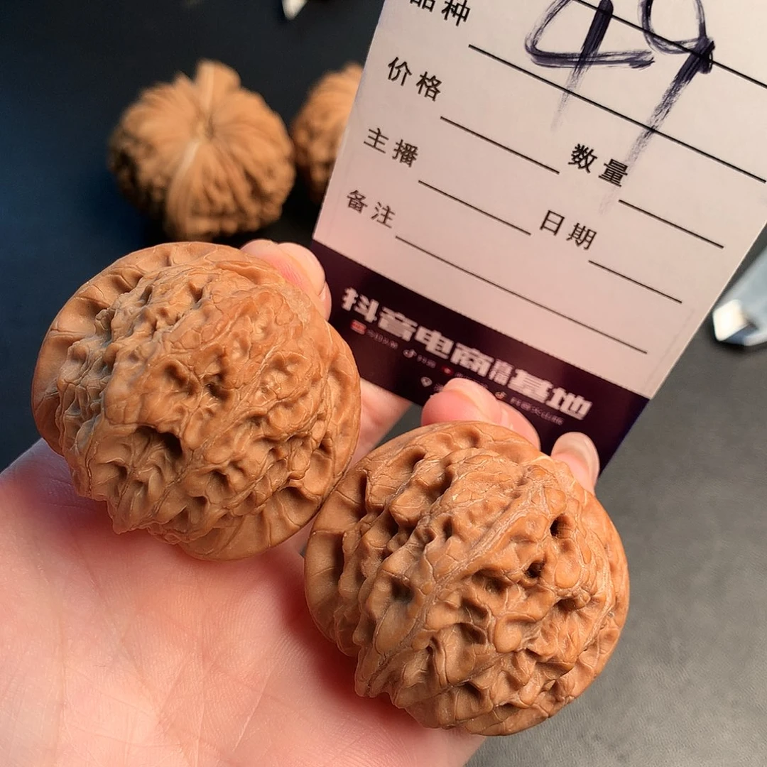 吊坠文玩核桃血麒麟