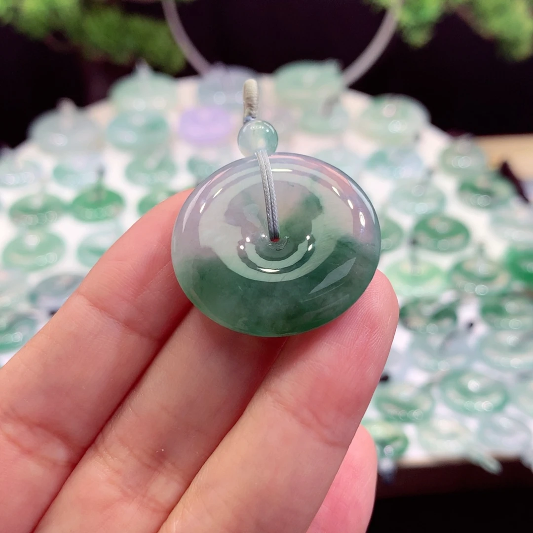 颈饰未镶嵌翡翠平安扣