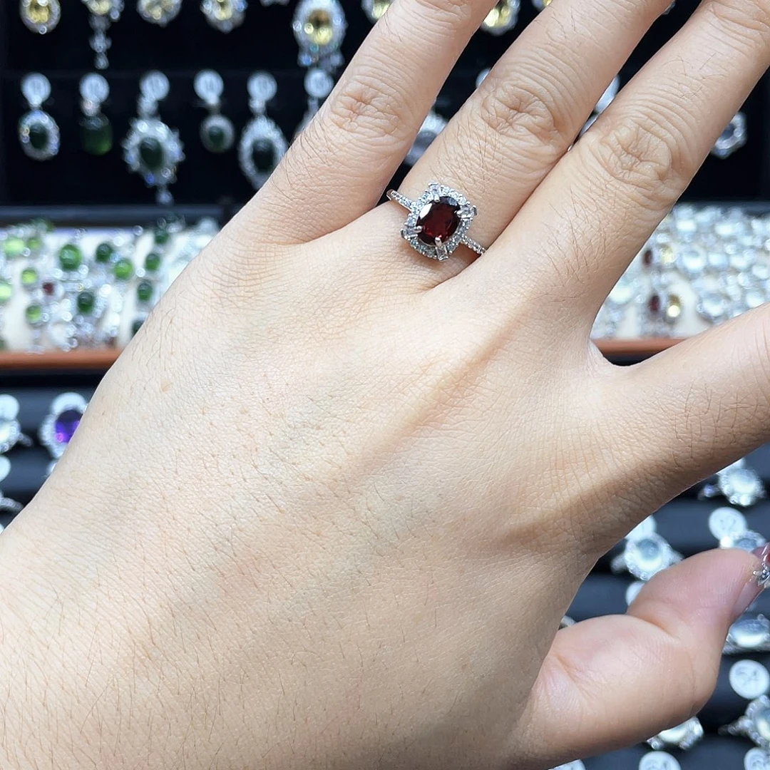 银S925镶嵌石榴石戒指