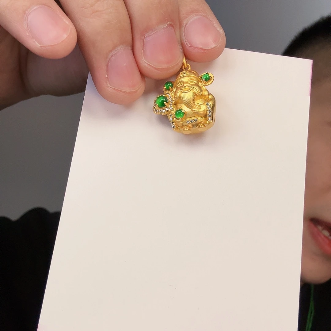 翡翠颈饰未镶嵌一件