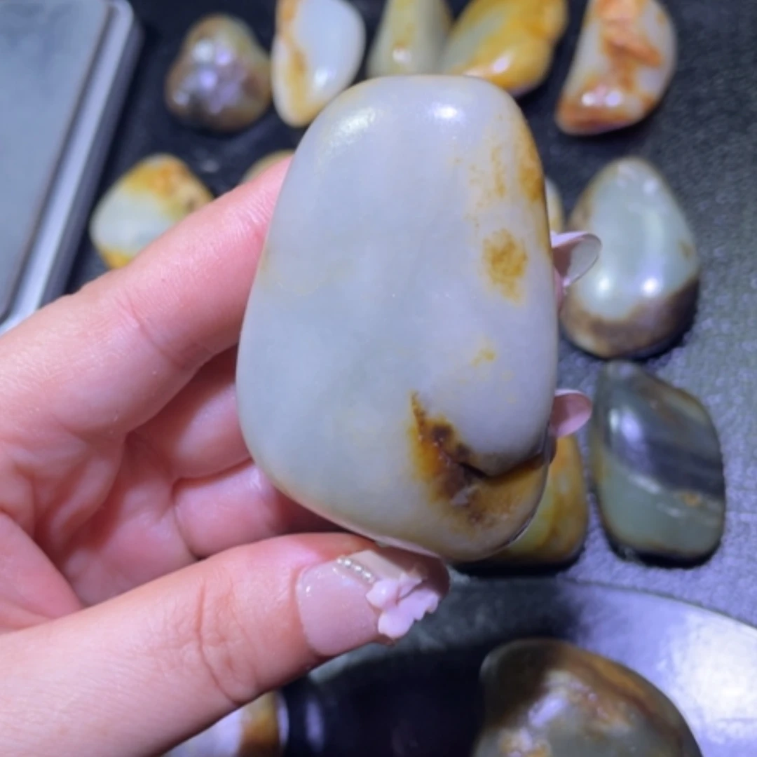 【闪购商品】颈饰未镶嵌和田玉贾*钱