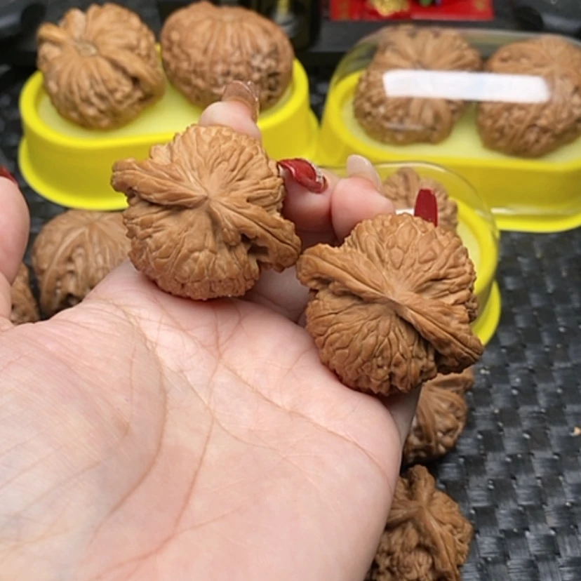 【闪购商品】把件桃核T****?