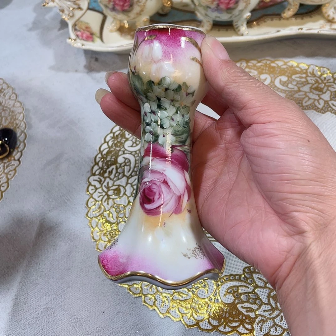 摆件手绘小花瓶一个