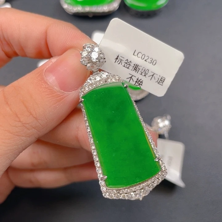 【闪购商品】颈饰银S925镶嵌翡翠翡翠