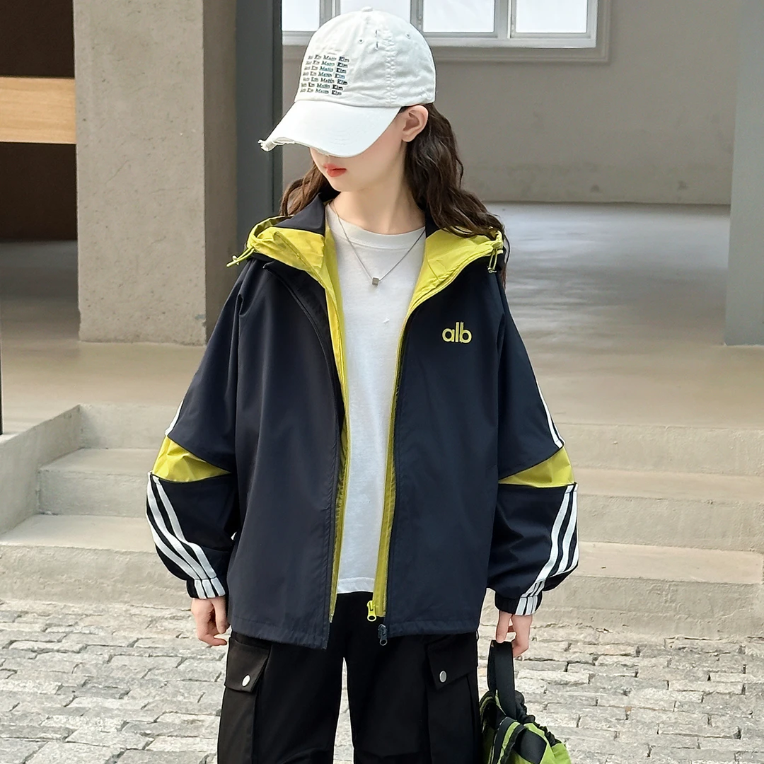 女童外套春秋2025新款儿童秋季洋气假两件上衣大童秋装连帽冲锋衣