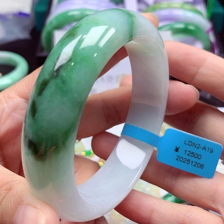 未镶嵌手镯翡翠翡翠