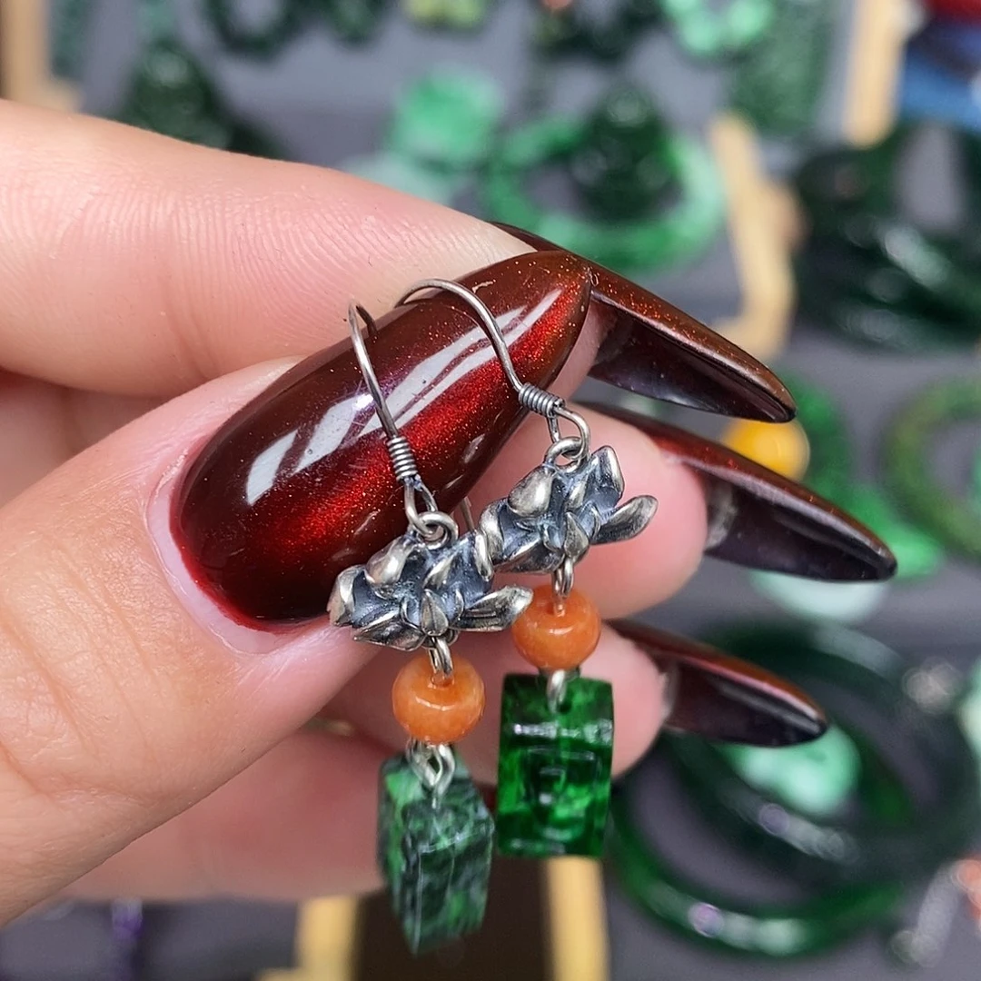 银S925镶嵌翡翠耳饰漂亮美眉