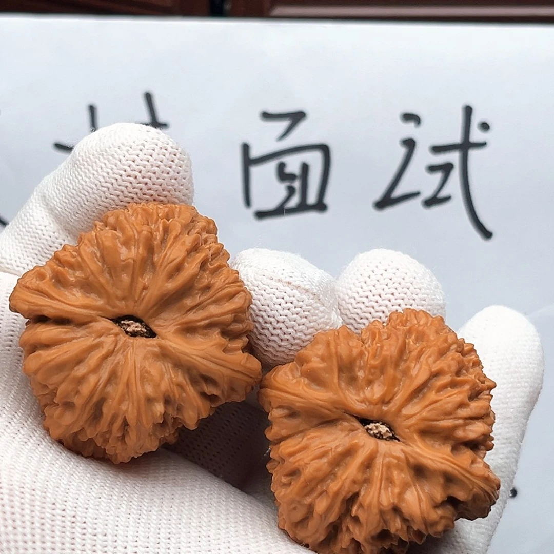 热***8文玩核桃吊坠南疆石38