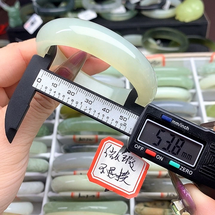 蛇纹石玉手镯未镶嵌1038